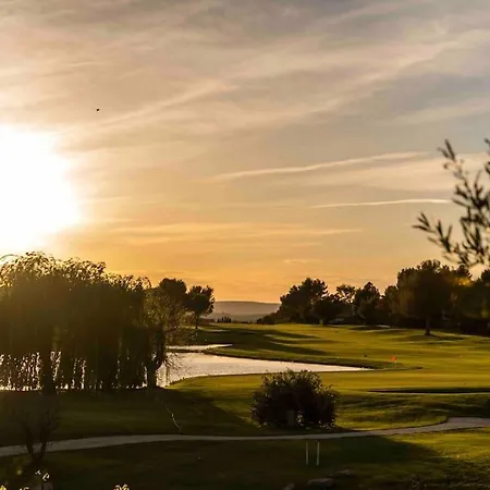 Magnifique Vue Lac Au Golf De Pont-Royal Mallemort Buitenkant foto