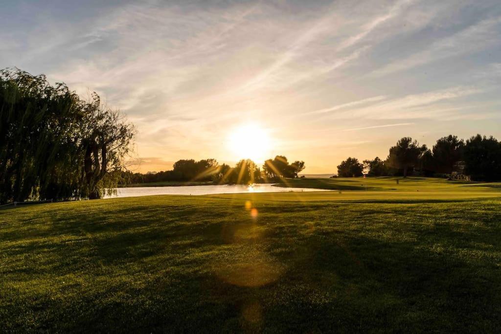 Magnifique Vue Au Golf De Pont-royal * Mallemort