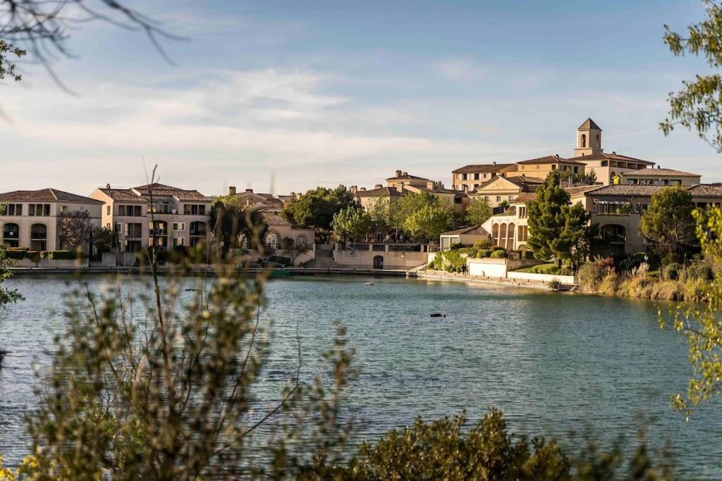 Magnifique Vue Au Golf De Pont-royal Appartement