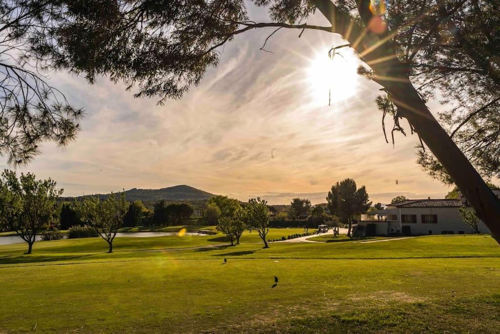 Magnifique Vue Au Golf De Pont-royal Apartment Mallemort