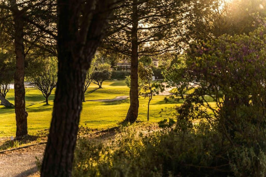 Magnifique Vue Au Golf De Pont-royal