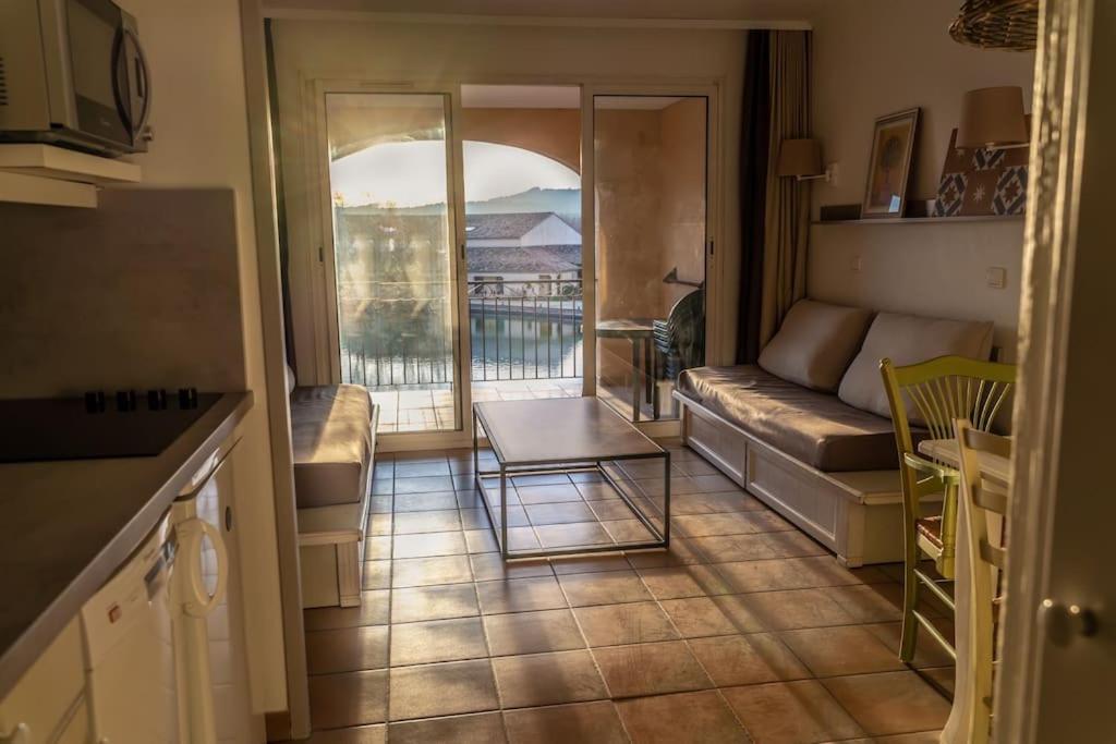 Magnifique Vue Au Golf De Pont-royal Appartement